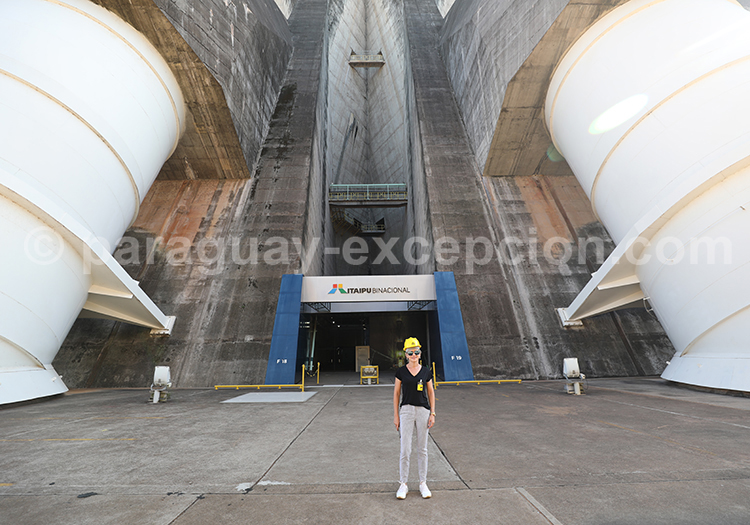 Barrage Itaipu, centrale hydroélectrique du Paraguay