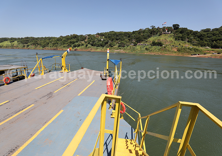 Ferry entre Puerto Presidente Franco et Puerto Iguazu
