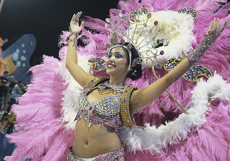 Carnaval au Paraguay – CC Municipalité Encarnació