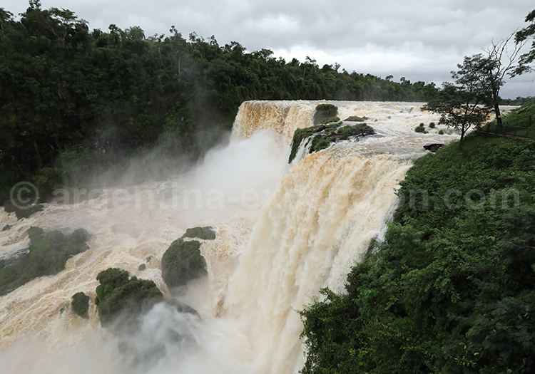 Saut de Monday, Paraguay