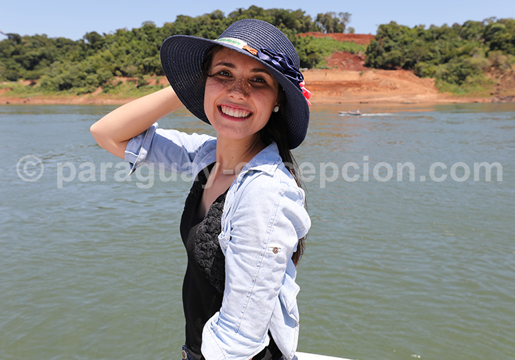 Paraguayenne qui sourit, Paraguay