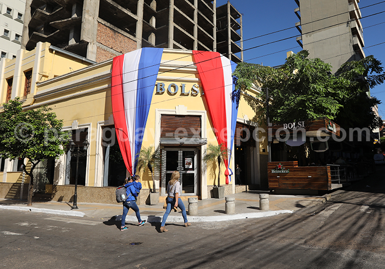 Manger au restaurant Bolsi, Asunción, Paraguay