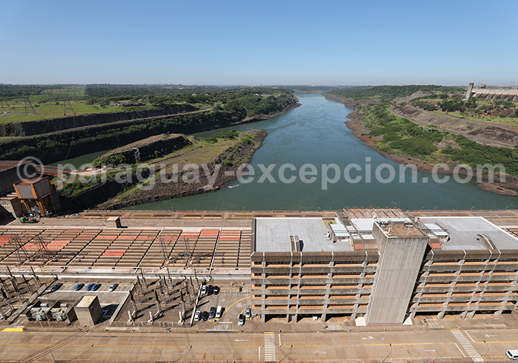 Barrage binational Itaipu, Paraguay