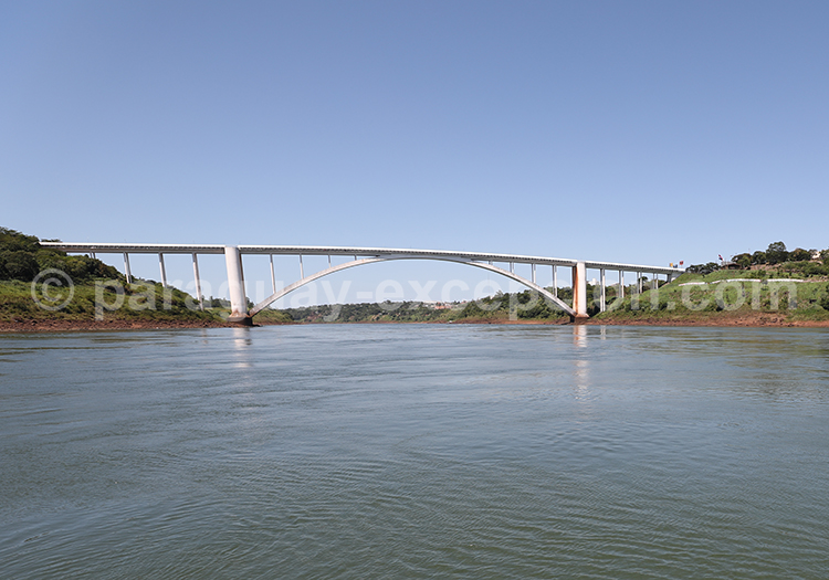 Le pont de l’Amitié Brésil Paraguay