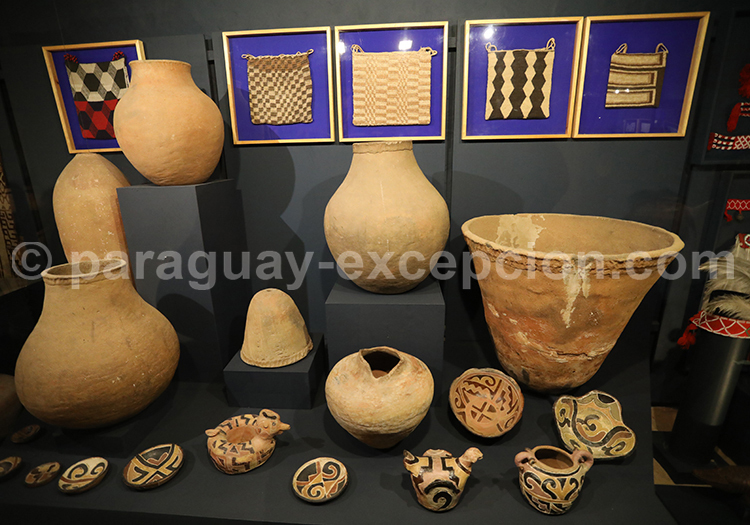 Vases rituels à usage des enterrements, Chaco, Paraguay